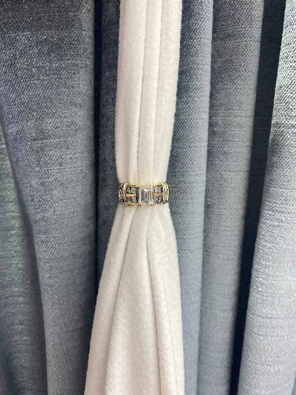 The Ultimate Jewelry Sale – Shop Premium Styles Emerald Cut Diamond Engagement Ring