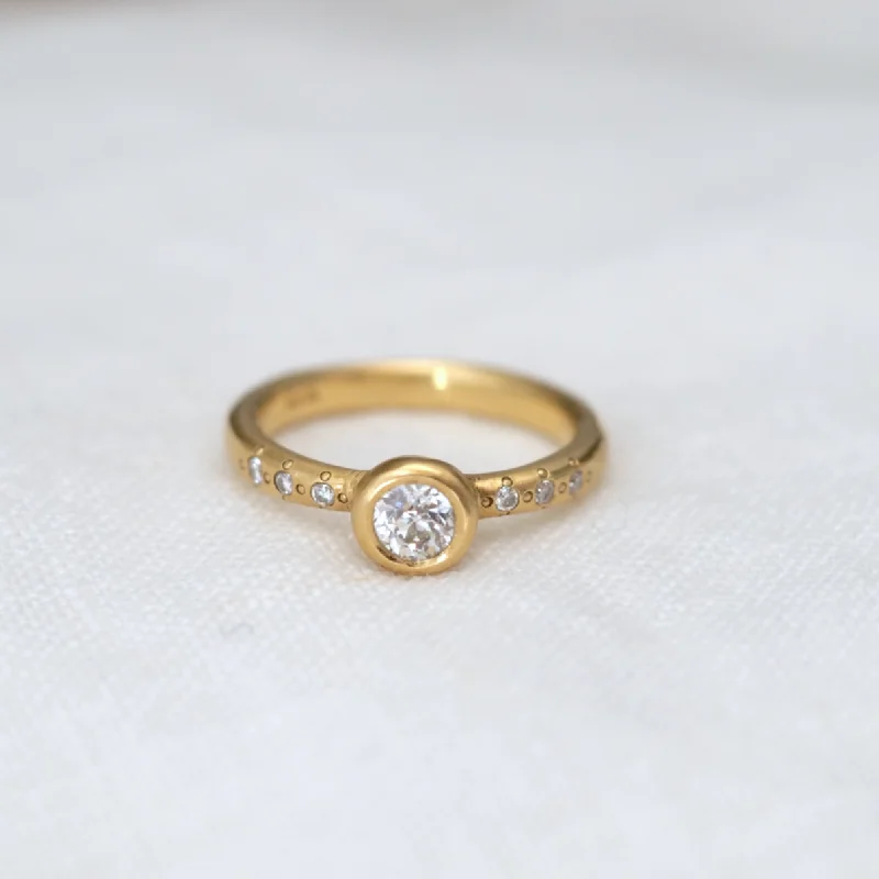 Flash Sale On Exquisite Jewelry – Don't Miss Out Delicate Bezel Ring with Diamonds - One of a Kind Flash Sale On Exquisite Jewelry – Don't Miss Out Delicate Bezel Ring with Diamonds - One of a Kind