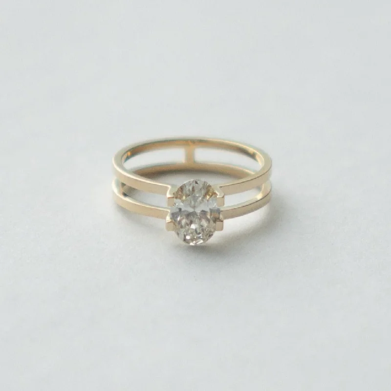 Timeless Elegance Now At Special Discounts Mes Ring with 1.00ct Lab-grown Diamond in Gold