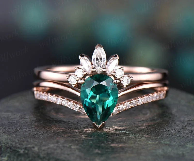 Trending Jewelry Now At Unbeatable Prices pear emerald wedding bridal ring set