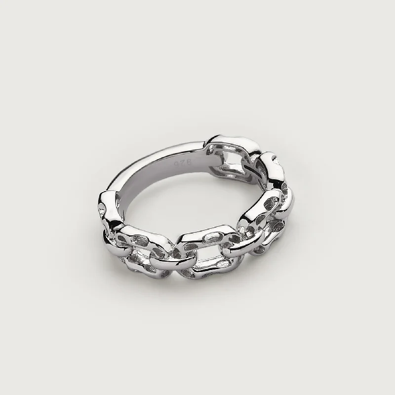 High-End Sparkle, Low-End Prices – Shop Now Allegro Small Link Ring
