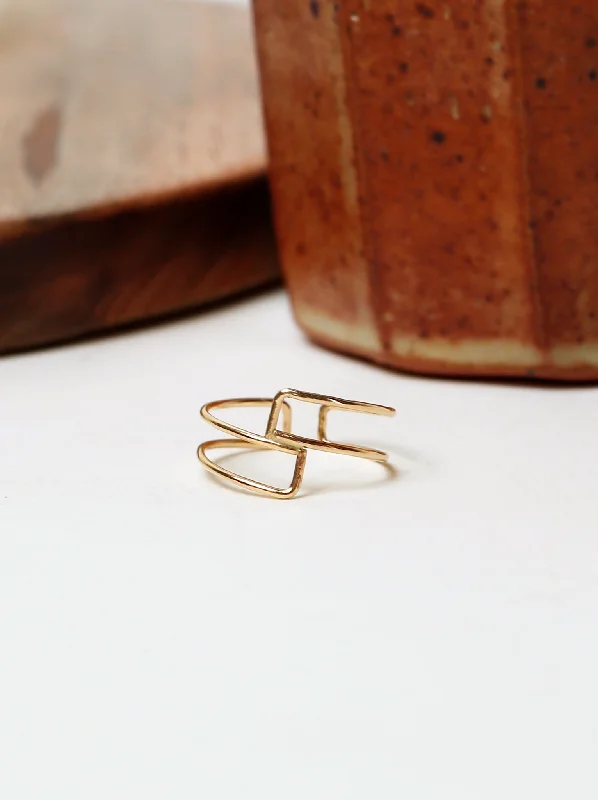 Seasonal Jewelry Deals – Elevate Your Style Meander Ring