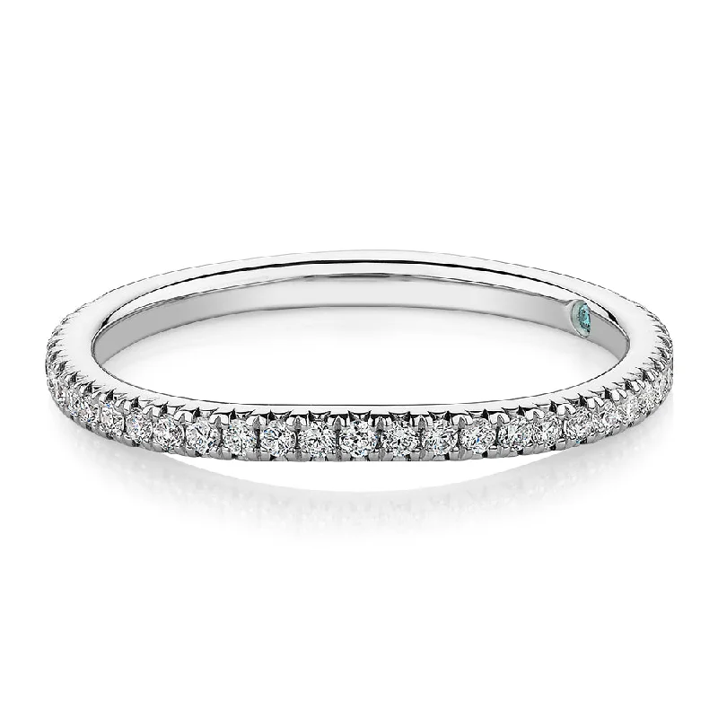 Delicate Crystal Jewelry For Sophisticated Charm Premium Laboratory Created Diamond, 0.23 carat TW round brilliant curved wedding or eternity band in platinum Delicate Crystal Jewelry For Sophisticated Charm Premium Laboratory Created Diamond, 0.23 carat TW round brilliant curved wedding or eternity band in platinum