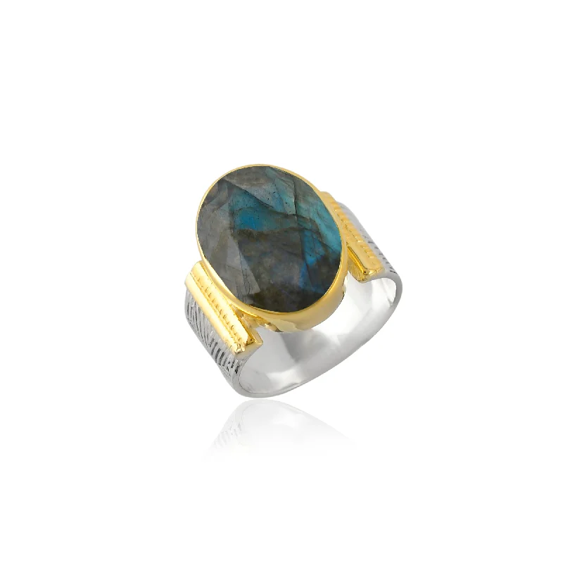 Flash Sale On Stunning Jewelry – Don't Miss Out Radiant Reverie Labradorite Ring