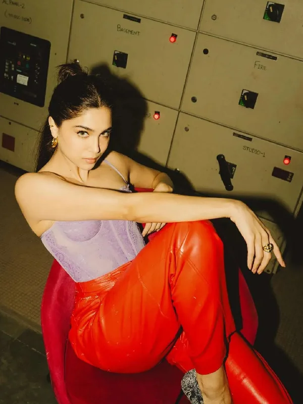Flash Sale On Elegant Jewelry – Don't Miss Out Sharvari Wagh In After Cartier Flamingo Ring