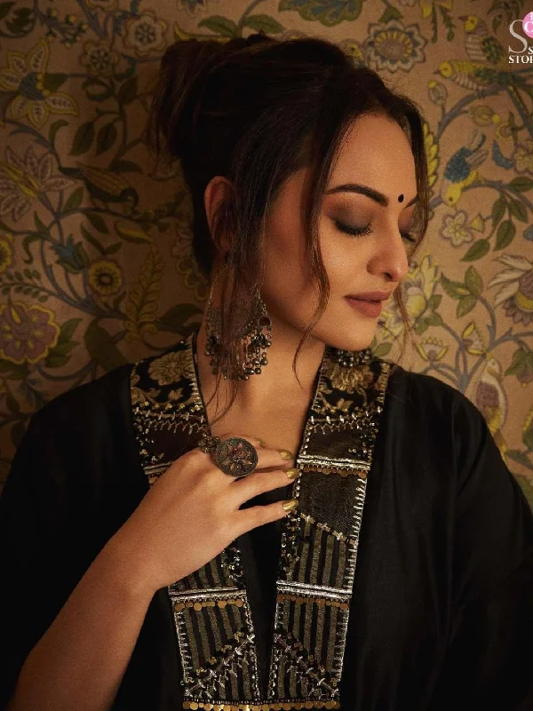 Elegant Jewelry, Exclusive Prices – Shop Now Sonakshi Sinha In Oxidised Heart Chakra Ring