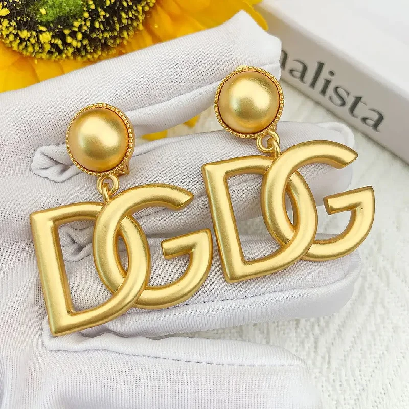 Alphabet Letter Earrings Women's Luxury Gold Earrings Personality Design Sense Simple Earrings