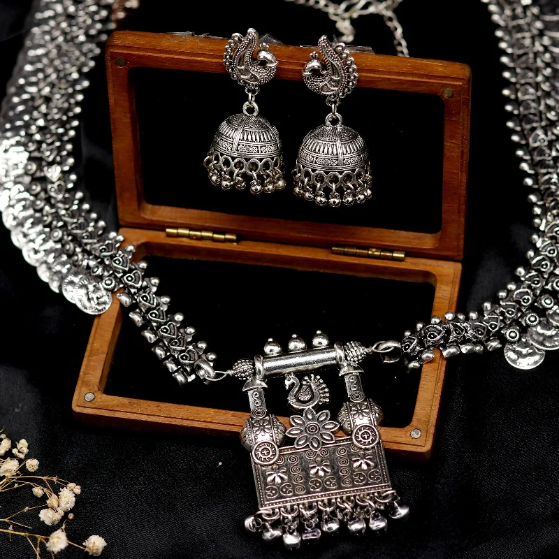 Flash Sale On Exquisite Jewelry – Don't Miss Out Kaveesha Silver Oxidized Peacock Necklace Set
