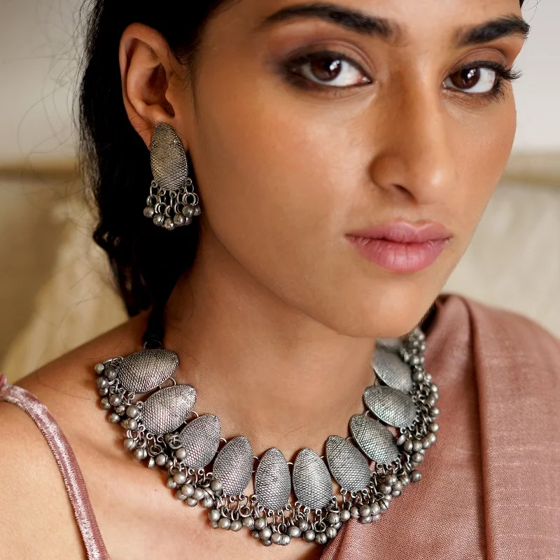 Once-A-Year Jewelry Sale – Grab Your Favorites Now Teejh Bimala Sliver Oxidised Ghungroo Choker Necklace Set Once-A-Year Jewelry Sale – Grab Your Favorites Now Teejh Bimala Sliver Oxidised Ghungroo Choker Necklace Set