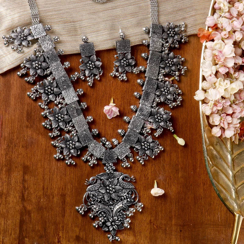 Limited-Stock Jewelry Sale – Once It's Gone, It's Gone Teejh Khushi Ghungroo Silver Oxidised Necklace Set Limited-Stock Jewelry Sale – Once It's Gone, It's Gone Teejh Khushi Ghungroo Silver Oxidised Necklace Set