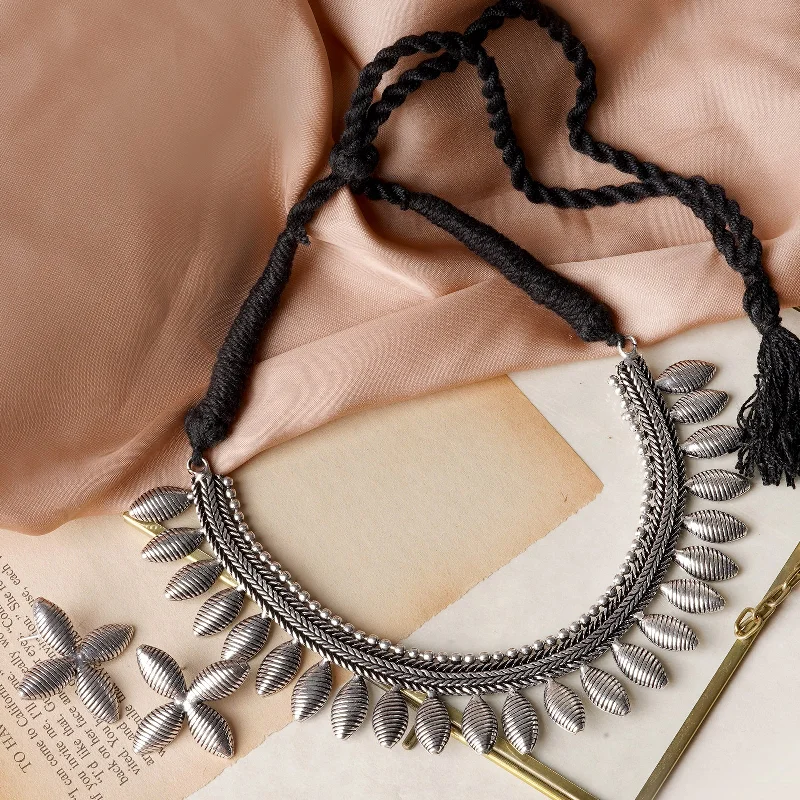 Grab Your Favorite Jewelry At The Lowest Prices Teejh Mazba Leaf Silver Oxidised Choker Necklace Set Grab Your Favorite Jewelry At The Lowest Prices Teejh Mazba Leaf Silver Oxidised Choker Necklace Set