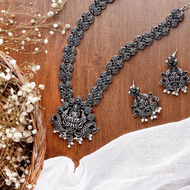 Handmade Pearl Jewelry For Timeless Elegance Teejh Odika Black Stone Temple Work Necklace Set Handmade Pearl Jewelry For Timeless Elegance Teejh Odika Black Stone Temple Work Necklace Set