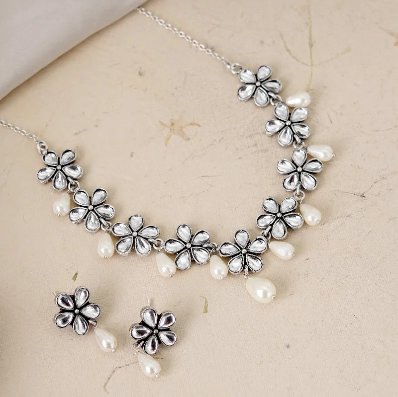 Must-Have Jewelry At Unbelievable Discounts Teejh Unnati Silver Oxidised Polki Necklace Set