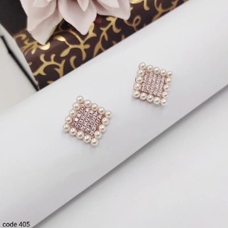 Luxury Handcrafted Jewelry For Elegant Looks Aamrapali Rose Gold Plated Austrian Stone Stud Earrings Luxury Handcrafted Jewelry For Elegant Looks Aamrapali Rose Gold Plated Austrian Stone Stud Earrings
