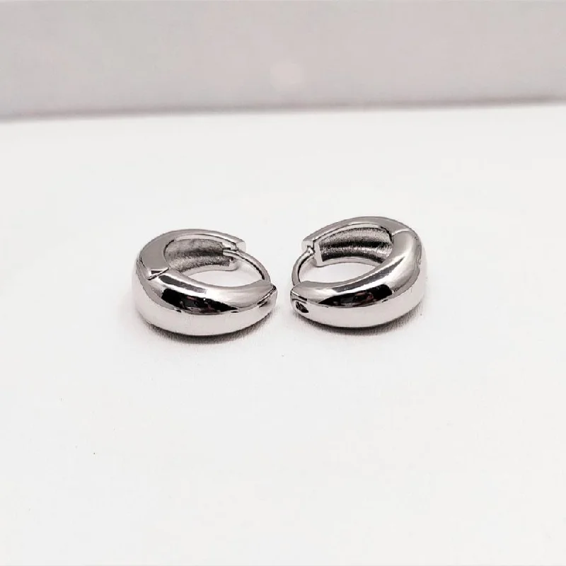 Affordable Gold-Plated Jewelry For Modern Fashion Aamrapali Silver Plated Stud Earrings Affordable Gold-Plated Jewelry For Modern Fashion Aamrapali Silver Plated Stud Earrings