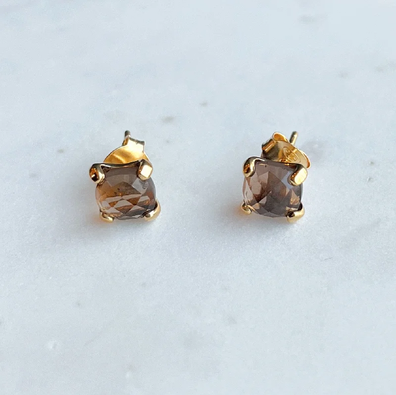 Beautiful Jewelry, Breathtaking Discounts – Hurry In Gemstone Cushion Stud Earrings: Smoky quartz Beautiful Jewelry, Breathtaking Discounts – Hurry In Gemstone Cushion Stud Earrings: Smoky quartz