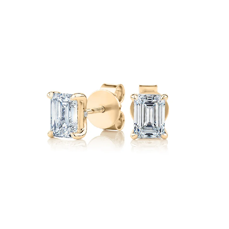 High-End Sparkle, Low-End Prices – Shop Now Signature Simulant Diamond 1.40 carat* TW emerald cut stud earrings in 10 carat yellow gold High-End Sparkle, Low-End Prices – Shop Now Signature Simulant Diamond 1.40 carat* TW emerald cut stud earrings in 10 carat yellow gold