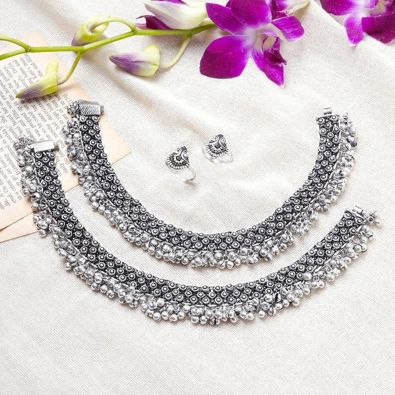 Shine Without Limits – Jewelry Sale Happening Now Teejh Ahalya Set Of Anklet and Toe Ring