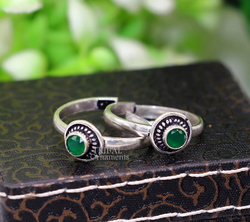 The Perfect Jewelry Piece At The Perfect Price 925 sterling silver handmade fabulous tiny green stone toe ring band tribal belly cultural ethnic jewelry from India ntr74 The Perfect Jewelry Piece At The Perfect Price 925 sterling silver handmade fabulous tiny green stone toe ring band tribal belly cultural ethnic jewelry from India ntr74