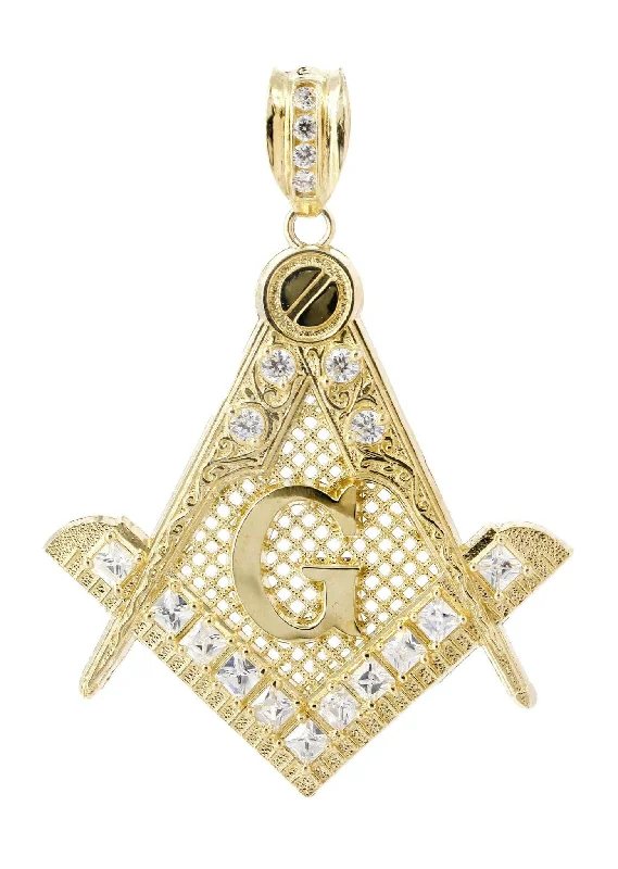 Elegant Necklaces And Bracelets At Limited-Time Offers Mason  10K Gold Pendant | 9.4 Grams