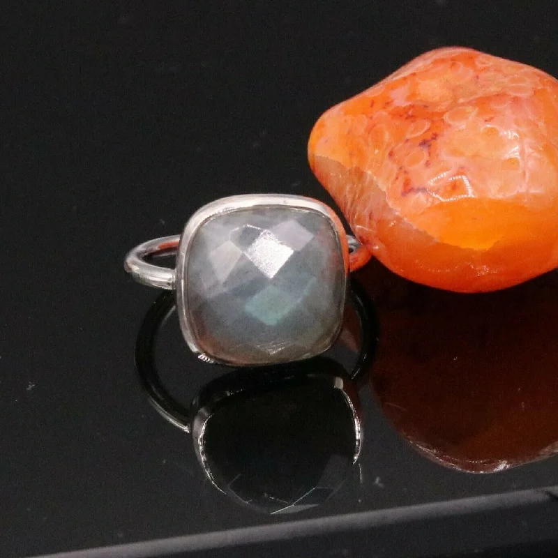 High-Quality Gemstone Jewelry For Special Occasions BLUE FIRE LABRADORITE STONE SOLID SILVER 925 RING BAND WEDDING ANNIVERSARY sr120