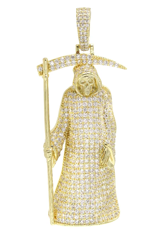 Elegant Jewelry, Exclusive Prices – Shop Now Silver Pendant - Gold Santa Muerte Pendant | Appx 15.5 Grams Elegant Jewelry, Exclusive Prices – Shop Now Silver Pendant - Gold Santa Muerte Pendant | Appx 15.5 Grams