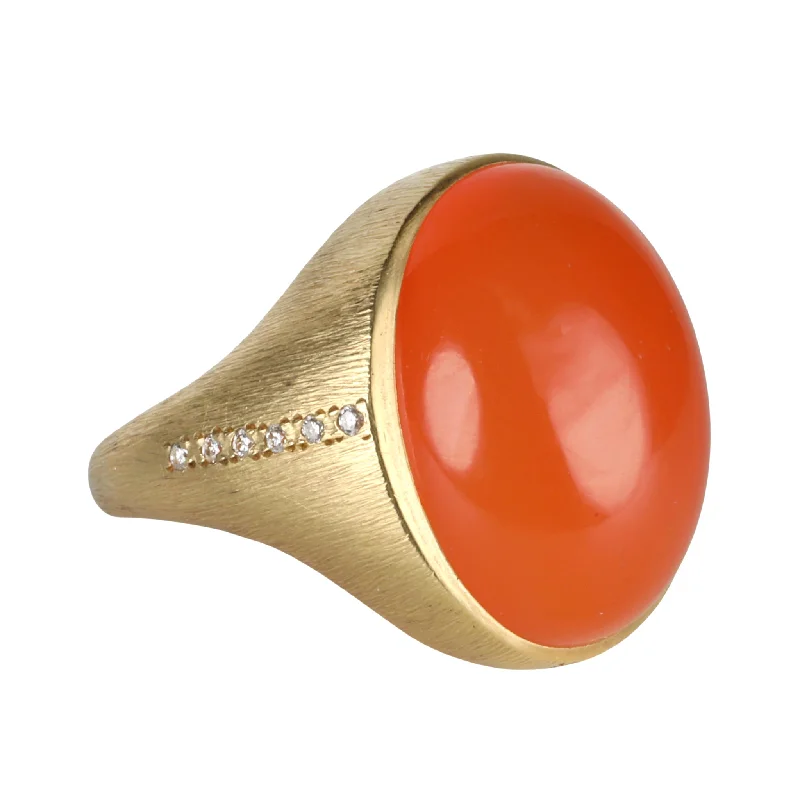 Exclusive Jewelry Markdowns – Limited-Time Offer 18K Gold Carnelian Ring with Pave Diamonds Exclusive Jewelry Markdowns – Limited-Time Offer 18K Gold Carnelian Ring with Pave Diamonds