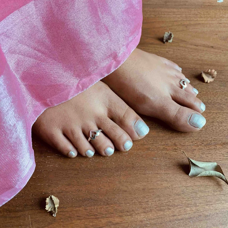 Shop Trending Jewelry With Exclusive Savings Sliver heart shape toe ring