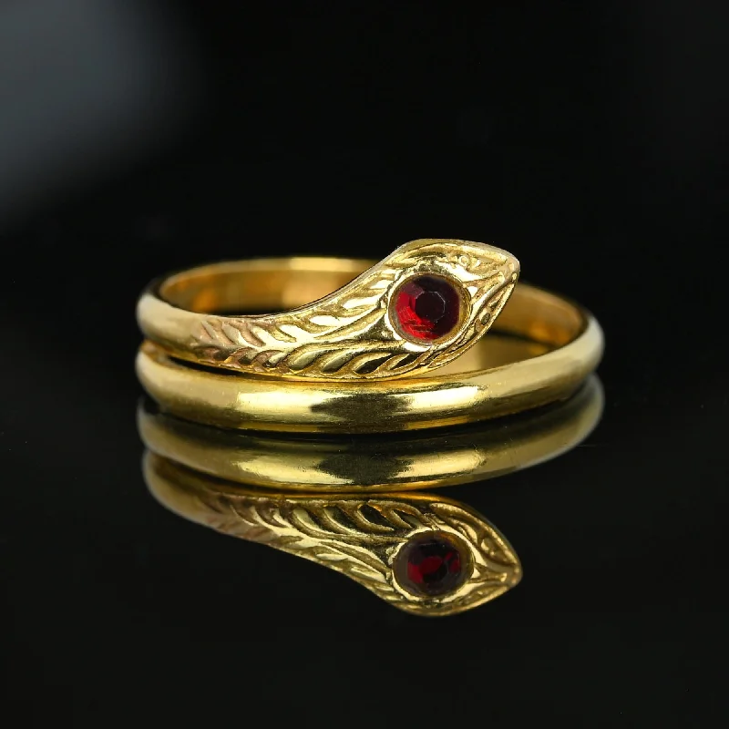 Vintage Solid 18K Gold Ruby Paste Snake Ring Band